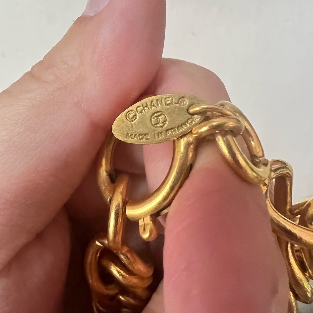 Chanel Vintage Medallion CC Choker Necklace - Picture 5 of 6